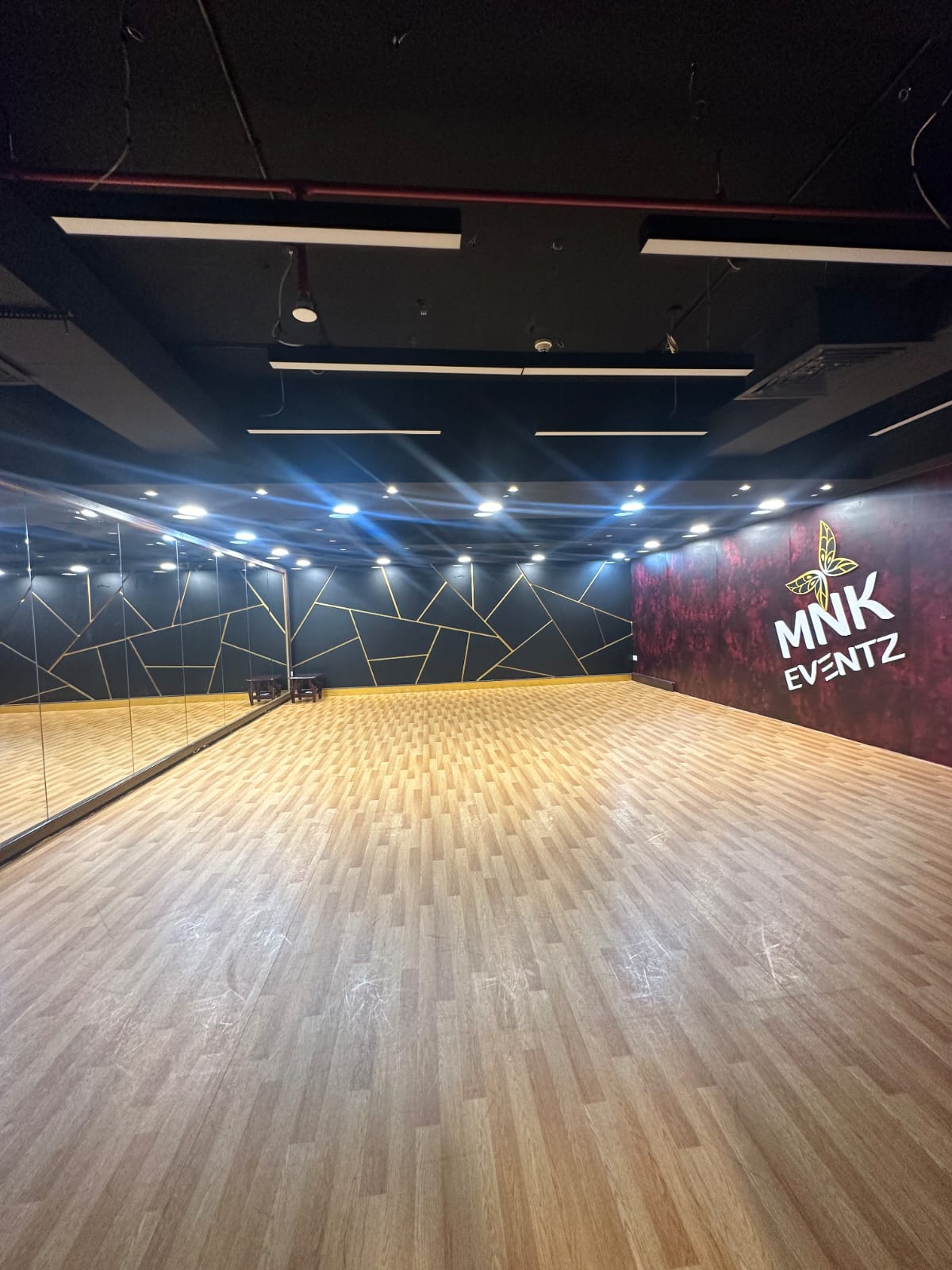 MNK DANCE